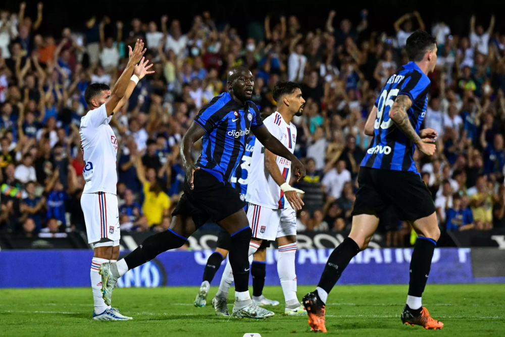  国米锋线双星联手发威，哲科卢卡库连线摧城拔寨